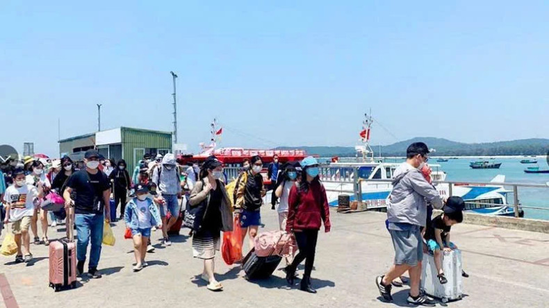 The number of tourists visiting Co To for sightseeing and experiences is increasing significantly