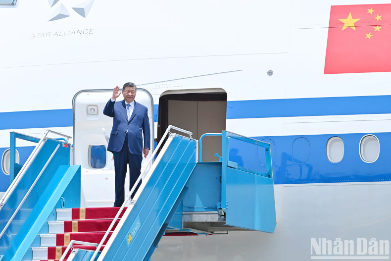 General Secretary of the Communist Party of China Central Committee and President of China Xi Jinping begins his State visit to Vietnam.