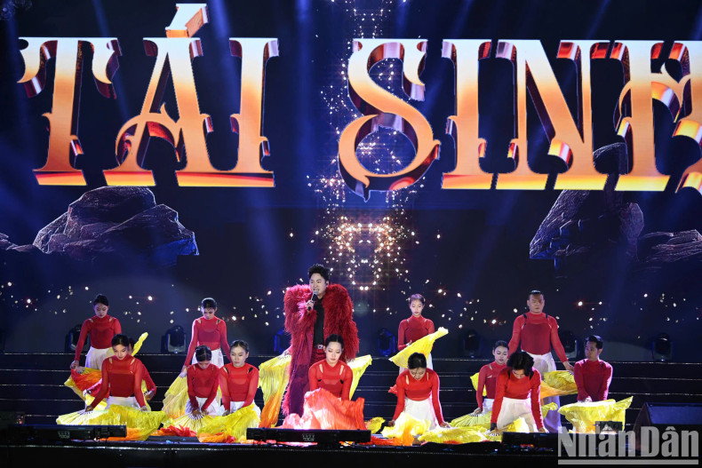 Tung Duong closes the show with a breathtaking finale.