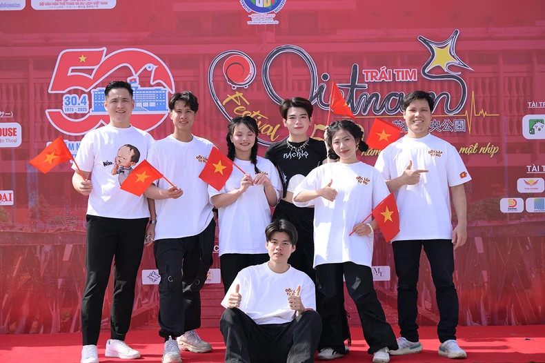 The festival attracts the attention of many young people The festival attracts the attention of many young people