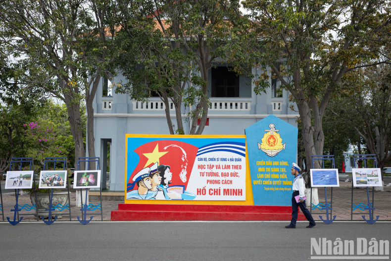 Through the exhibition, officers, soldiers, and the public further strengthen their confidence and pride in the nation’s glorious traditions.