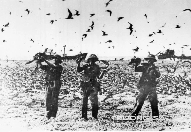 Naval special forces of Brigade 126 on the liberated Truong Sa Island, April 29, 1975. (Photo: VNA) Naval special forces of Brigade 126 on the liberated Truong Sa Island, April 29, 1975. (Photo: VNA)