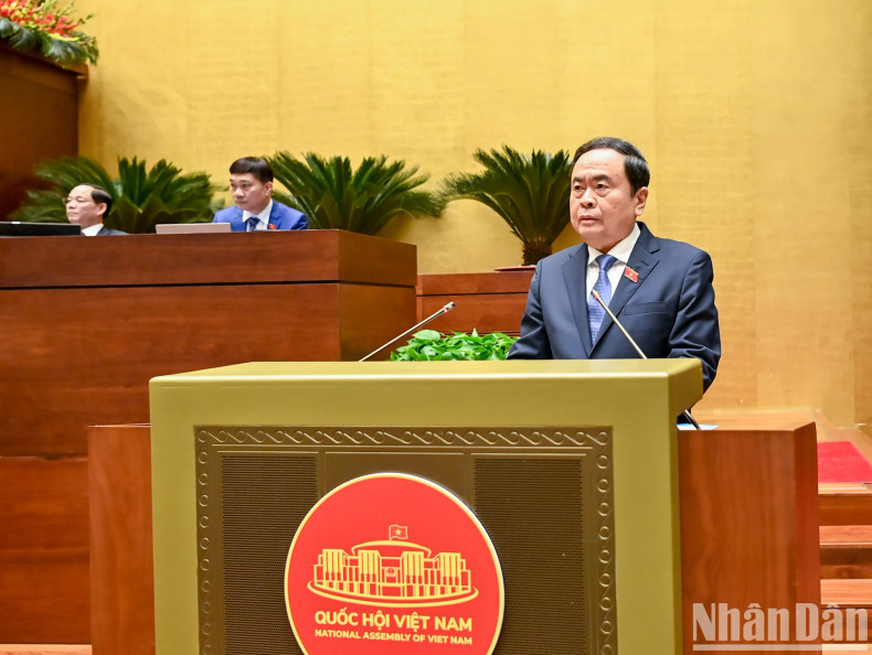 National Assembly Chairman Tran Thanh Man delivers the closing speech of the 9th extraordinary session of the 15th National Assembly. National Assembly Chairman Tran Thanh Man delivers the closing speech of the 9th extraordinary session of the 15th National Assembly.