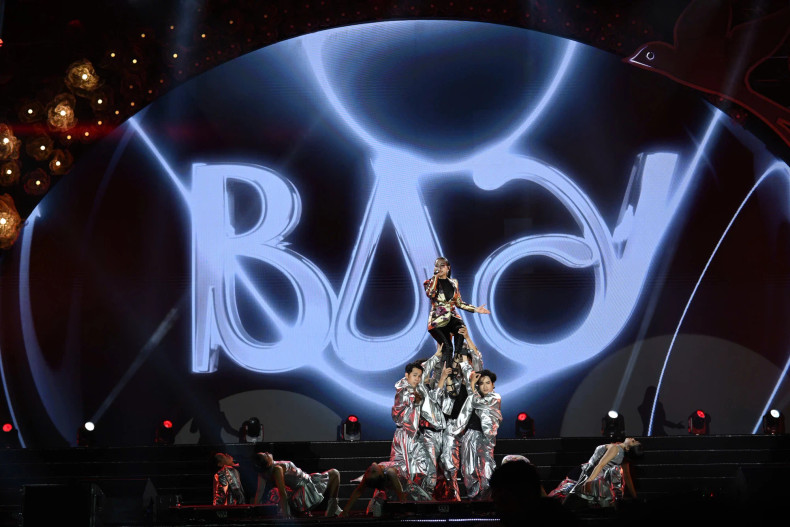 The first segment, Spring of the Soul, concludes with a medley of ‘Vui nhu Tet’ (As joyful as Tet) and Bay (Fly).