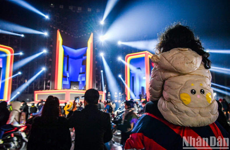 The rehearsal drew the attendance of a large number of Hanoi residents who were captivated by the preview. The rehearsal drew the attendance of a large number of Hanoi residents who were captivated by the preview.