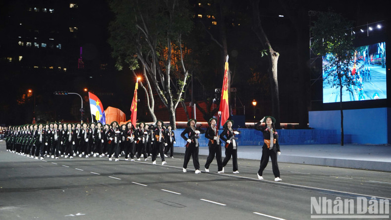 Southern female guerrillas also take part in the rehearsal.