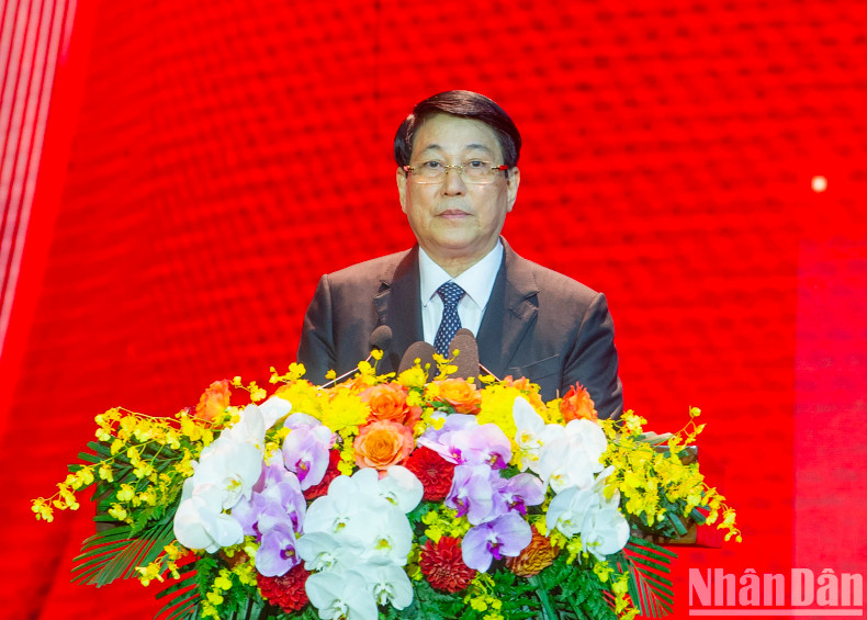 President Luong Cuong delivers a New Year’s greeting at the programme. President Luong Cuong delivers a New Year’s greeting at the programme.