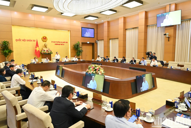 During this session, the NA Standing Committee will deliberate and give feedback on 42 significant issues related to law-making, oversight activities, decision-making on key matters, and preparation for the 9th session of the 15th National Assembly.