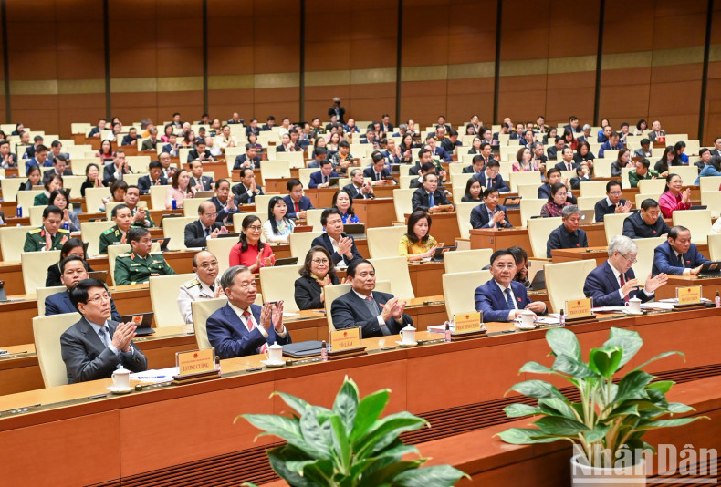 Party General Secretary To Lam, President Luong Cuong, Prime Minister Pham Minh Chinh, Standing member of the Secretariat Tran Cam Tu and other Party and State leaders and National Assembly delegates attend the closing session. Party General Secretary To Lam, President Luong Cuong, Prime Minister Pham Minh Chinh, Standing member of the Secretariat Tran Cam Tu and other Party and State leaders and National Assembly delegates attend the closing session.