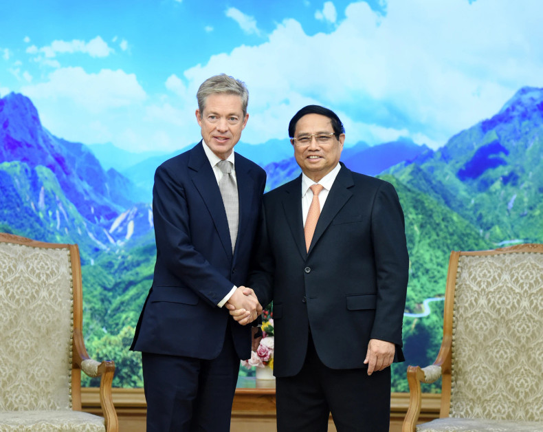 Prime Minister Pham Minh Chinh welcomes Nicolas Berggruen, Founder and Chairman of Berggruen Holdings and Berggruen Institute Prime Minister Pham Minh Chinh welcomes Nicolas Berggruen, Founder and Chairman of Berggruen Holdings and Berggruen Institute