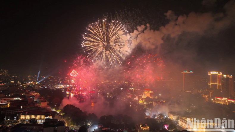 A breathtaking view of the fireworks from above. A breathtaking view of the fireworks from above.