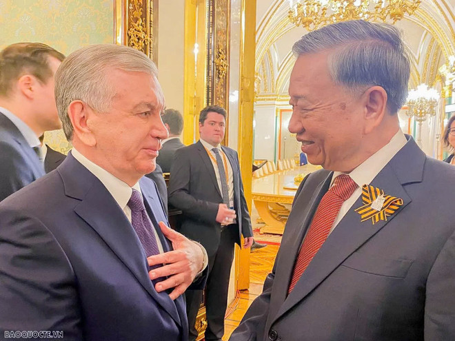 Party General Secretary To Lam and President of Uzbekistan Shavkat Mirziyoyev. (Photo: baoquocte.vn)
