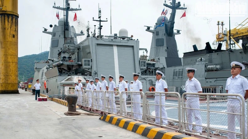 Sailors from the Russian Pacific Fleet ships in Da Nang. Sailors from the Russian Pacific Fleet ships in Da Nang.