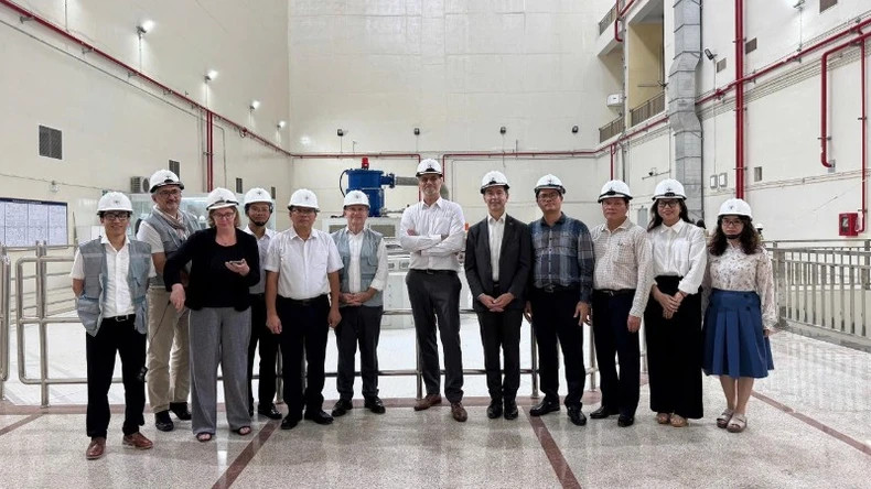 EU and French delegation visiting the project. (Photo: French Embassy in Viet Nam)