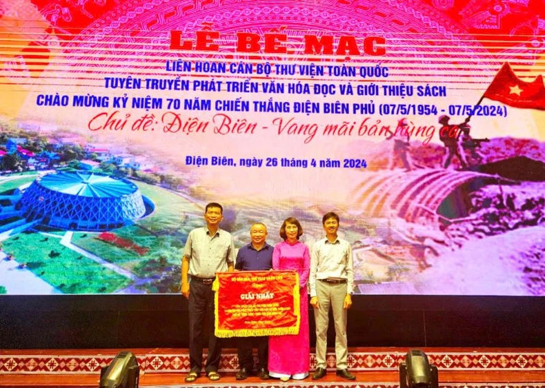 Bac Giang Library wins the First Prize at the National Library Staff Competition for promoting the development of reading culture in 2024. Bac Giang Library wins the First Prize at the National Library Staff Competition for promoting the development of reading culture in 2024.