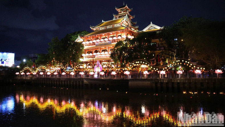 The celebration offers not only a moment to seek peace and good fortune but also a chance for participants to learn about the Buddha’s teachings and immerse themselves in the vibrant, uplifting atmosphere of his birthday. The celebration offers not only a moment to seek peace and good fortune but also a chance for participants to learn about the Buddha’s teachings and immerse themselves in the vibrant, uplifting atmosphere of his birthday.