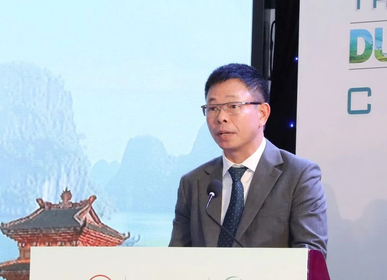 Journalist Phung Cong Suong, Editor-in-Chief of Tien Phong, speaks at the seminar. (Photo: DUC PHUONG)