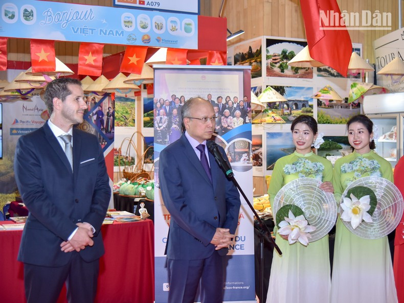 Vietnamese Ambassador to France Dinh Toan Thang underscores the fair’s importance in promoting Vietnameseculture, tourism, and products in France and beyond.