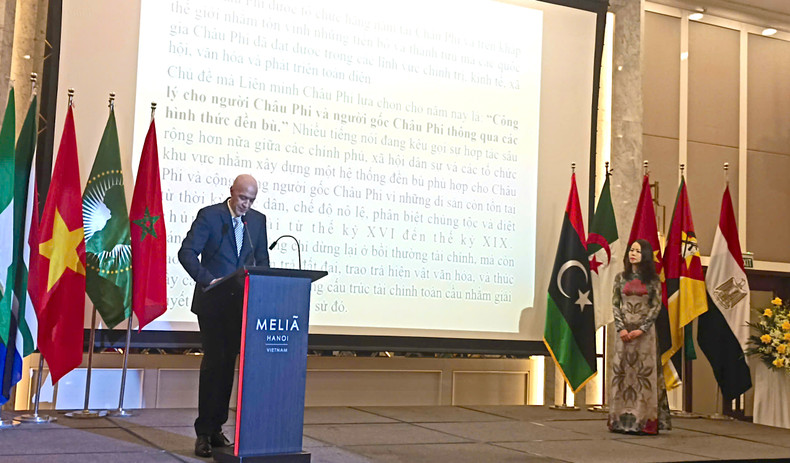Moroccan Ambassador to Viet Nam Jamale Chouaibi delivers remarks at the Africa Day 2025 celebration in Ha Noi. (Photo: Hong Hanh) Moroccan Ambassador to Viet Nam Jamale Chouaibi delivers remarks at the Africa Day 2025 celebration in Ha Noi. (Photo: Hong Hanh)