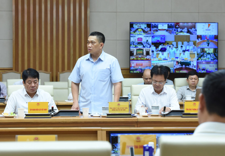 General Director of Viet Nam Expressway Corporation (VEC), Pham Hong Quang, delivers a presentation. General Director of Viet Nam Expressway Corporation (VEC), Pham Hong Quang, delivers a presentation.