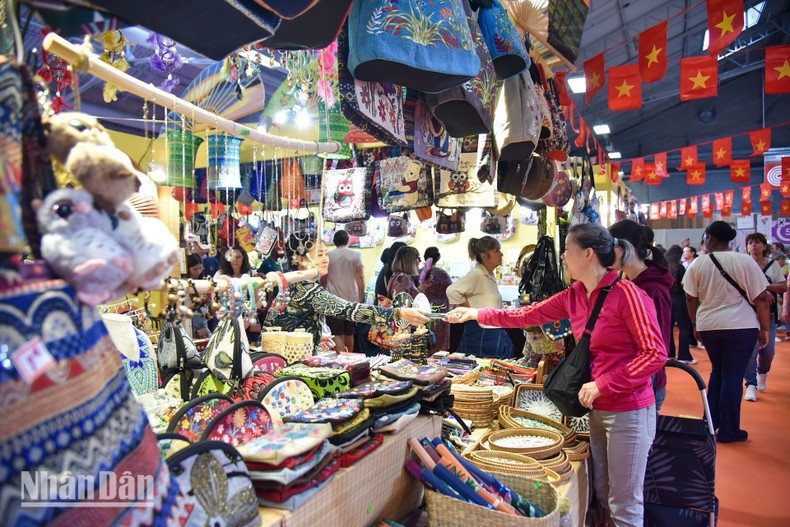 As Europe’s premier showcase for handicrafts, home decor, food culture, fashion, health and wellness, the fair is expected to draw around 400,000 visitors.