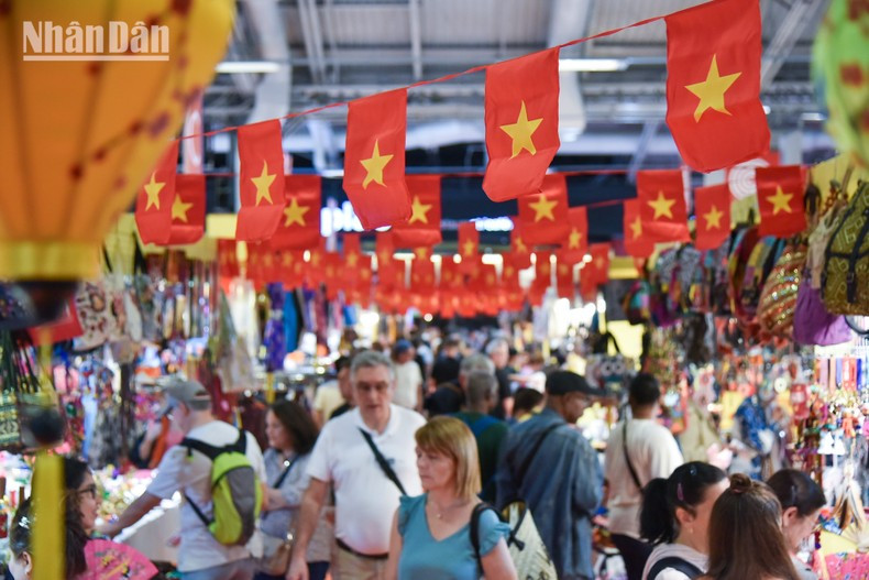 The opening of the Vietnamese pavilion each year is marked by the attendance of the Vietnamese Ambassador to France, underscoring Vietnam’s commitment to cultural exchange.