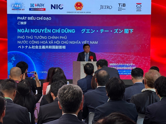 Deputy PM Nguyen Chi Dung speaks at the Vietnam Digital Transformation Day 2025. (Photo: VNA)