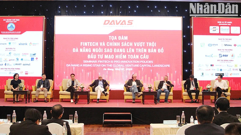 At a seminar as part of DAVAS 2025.