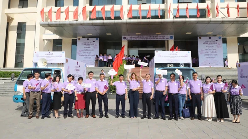 Delegates at the ceremony marking World Prematurity Day 2024 in Bac Ninh province.