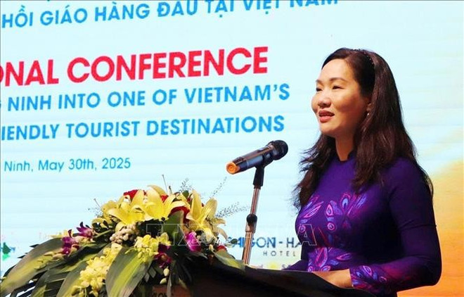 Vice Chairwoman of the provincial People’s Committee Nguyen Thi Hanh at the conference. (Photo: VNA)