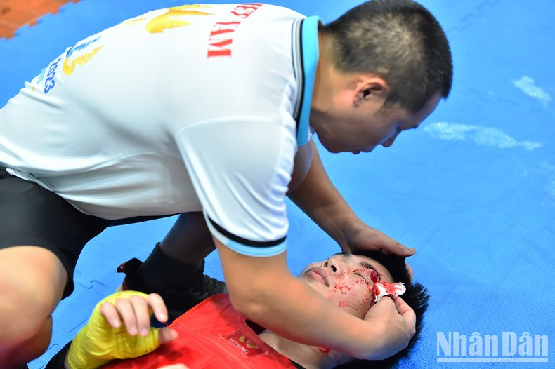 At the sprint stage when the SEA Games is approaching, the athletes are all training as seriously as they are in the competition, so injuries are inevitable. At the sprint stage when the SEA Games is approaching, the athletes are all training as seriously as they are in the competition, so injuries are inevitable.