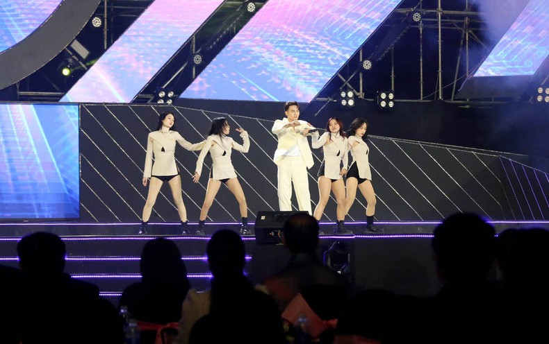 An exciting performance on the opening night.