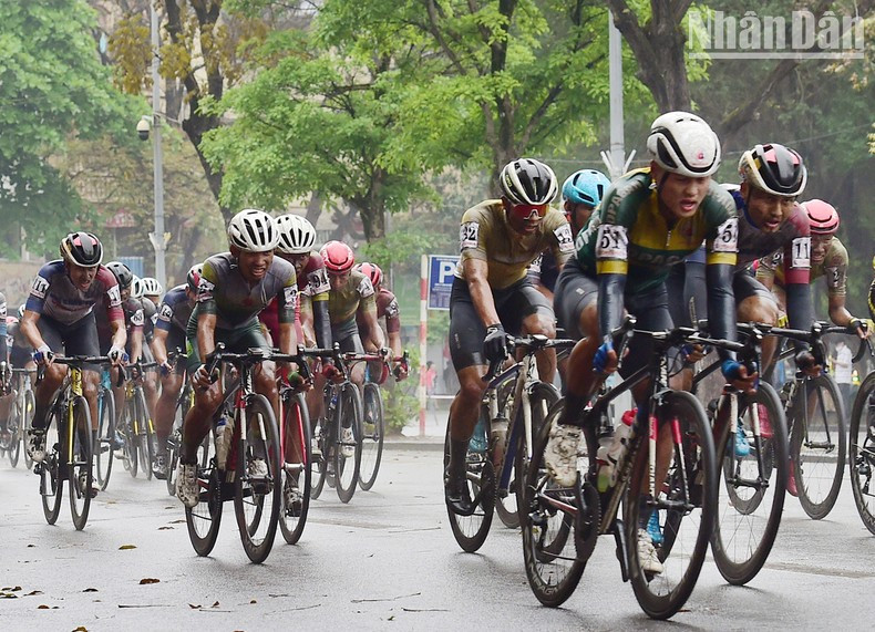 Athletes compete fiercely.