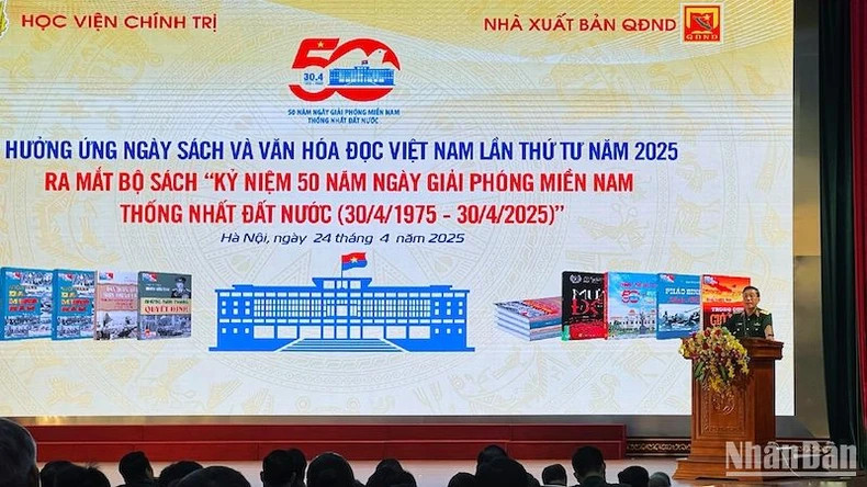 Lieutenant General Truong Thien To delivers directives at the event.