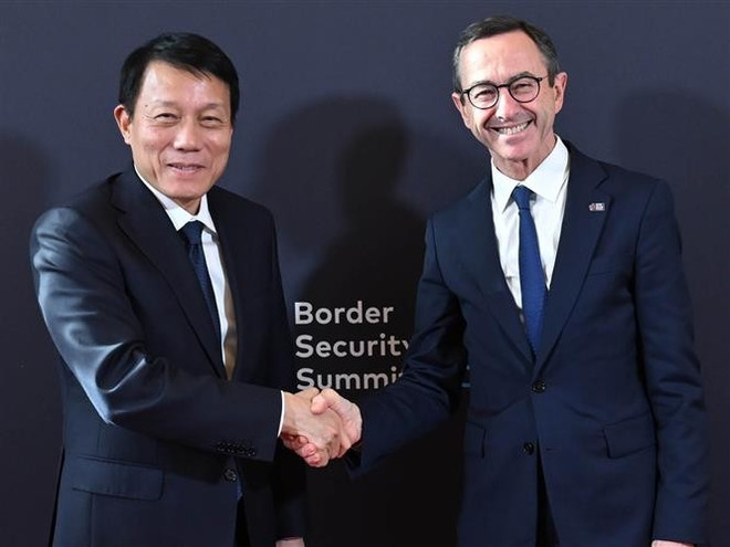 Minister of Public Security General Luong Tam Quang and French Minister of the Interior Bruno Retailleau (Photo: VNA) Minister of Public Security General Luong Tam Quang and French Minister of the Interior Bruno Retailleau (Photo: VNA)