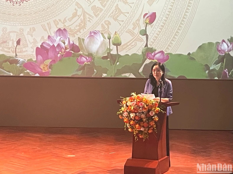 Deputy Minister of Culture, Sports and Tourism Trinh Thi Thuy delivers the opening speech.