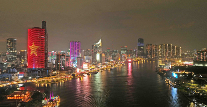 Ho Chi Minh City – the country’s leading economic, cultural, and tourism hub – lit up brilliantly at night. (Photo: VNA) Ho Chi Minh City – the country’s leading economic, cultural, and tourism hub – lit up brilliantly at night. (Photo: VNA)