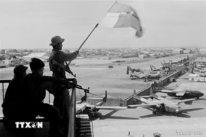 The liberation flag flies at Tan Son Nhat Airport on April 30, 1975. (Photo: VNA)