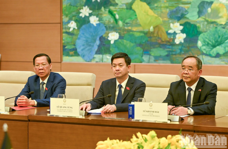Vietnamese National Assembly delegates attending the meeting.