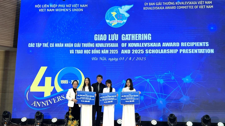 The 2025 Kovalevskaia Scholarship presented to female students.