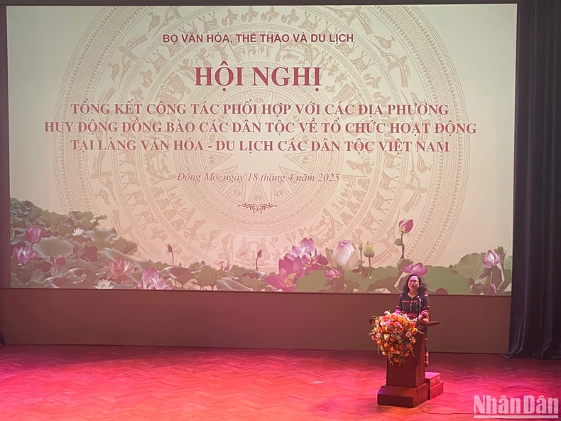 Artisan Y Sinh, representative of 16 ethnic communities participating in daily activities at the Vietnam Ethnic Culture and Tourism Village, shares opinions.