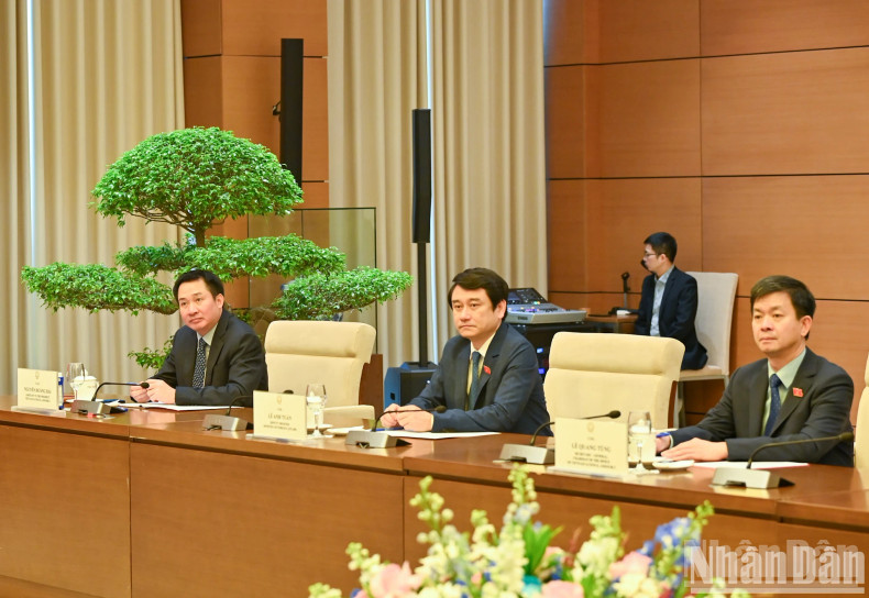Vietnamese National Assembly delegates attending the meeting. Vietnamese National Assembly delegates attending the meeting.
