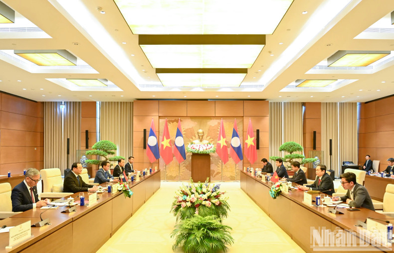 NA Chairman Tran Thanh Man and delegates at the meeting. NA Chairman Tran Thanh Man and delegates at the meeting.