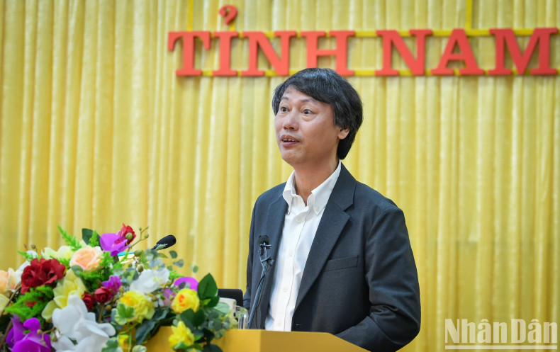 Associate Professor, Dr Hoang Van Hoan, Deputy Director of the Department of Political Schools, Ho Chi Minh National Academy of Politics, shares the necessity and conditions for green economic development. Associate Professor, Dr Hoang Van Hoan, Deputy Director of the Department of Political Schools, Ho Chi Minh National Academy of Politics, shares the necessity and conditions for green economic development.