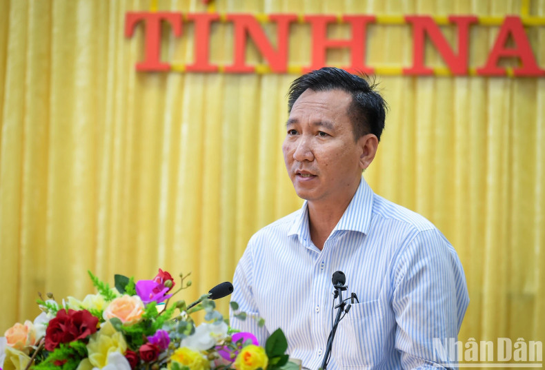 Ngo Minh Long, Director of the Department of Agriculture and Rural Development of Hau Giang Province, shares the issue of green agricultural development in Hau Giang. Ngo Minh Long, Director of the Department of Agriculture and Rural Development of Hau Giang Province, shares the issue of green agricultural development in Hau Giang.