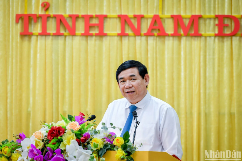 Phan Duc Tu, member of the Executive Board of the Party Committee of the Central Business Bloc, Secretary of the Party Committee, and Chairman of the Board of Directors of BIDV Vietnam shared "Green finance - the problem for Vietnam and the role of financial institutions". Phan Duc Tu, member of the Executive Board of the Party Committee of the Central Business Bloc, Secretary of the Party Committee, and Chairman of the Board of Directors of BIDV Vietnam shared "Green finance - the problem for Vietnam and the role of financial institutions".