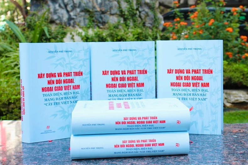 The book is on the building and development of Vietnam’s diplomacy deeply imbued with the characteristics of “Vietnamese bamboo”.