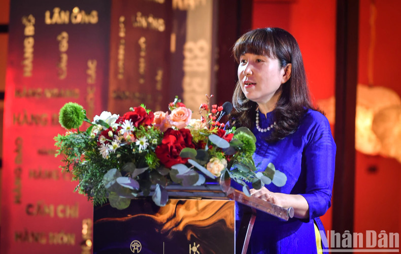 Director of the Hanoi Department of Tourism spoke at the opening ceremony.