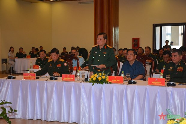 Deputy Minister of National Defence Sen. Lieut. Gen Hoang Xuan Chien speaks at meeting with representatives of the Lao and Cambodian delegations. (Photo: qdnd.vn)