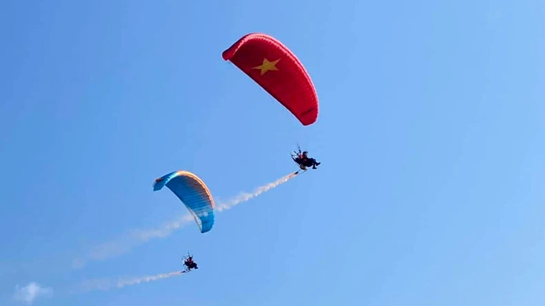 The event draws the participation of nearly 100 pilots, including 35 foreigners.